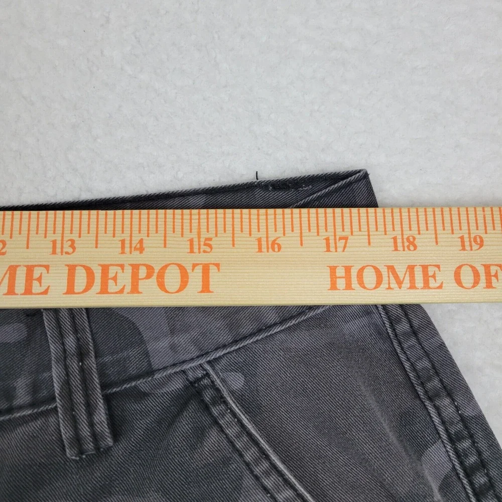 Noiz Camo Cargo Shorts Mens 40 Gray Cotton Utility Pockets Casual Summer Bottoms